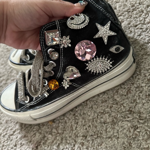 NAN-KU couture Embellished Found things High-Top Sneakers - Picture 5 of 8